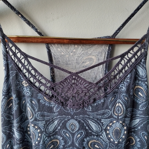 Crocheted Flowy Spaghetti Strap Racer Back Paisley Flower Print Top - Picture 5 of 12